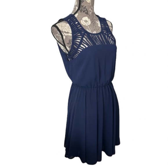 As U Wish Women' 9 Navy Sleeveless Round Neck Lined Chiffon Mini Dress - Picture 3 of 16